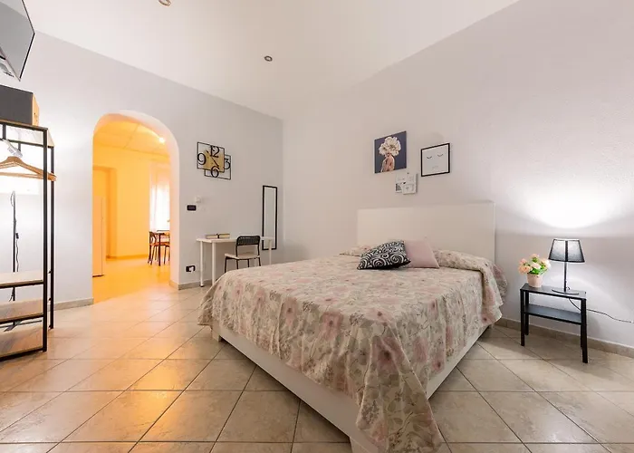 La Gioiosa - Top Location - Modern Apartment Near Metro Bengasi